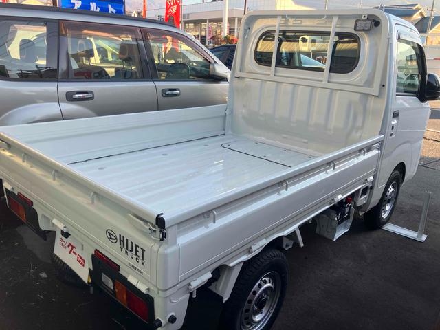 ハイゼットトラック スタンダード 農用スペシャル 4WD 軽トラック 省力パック 電動格納ミラー クリアランスソナー スマートキー アイドリングストップ 電動格納ミラー オートライト エアコン パワーステアリング パワーウィンドウ バイザーマット(16枚目)