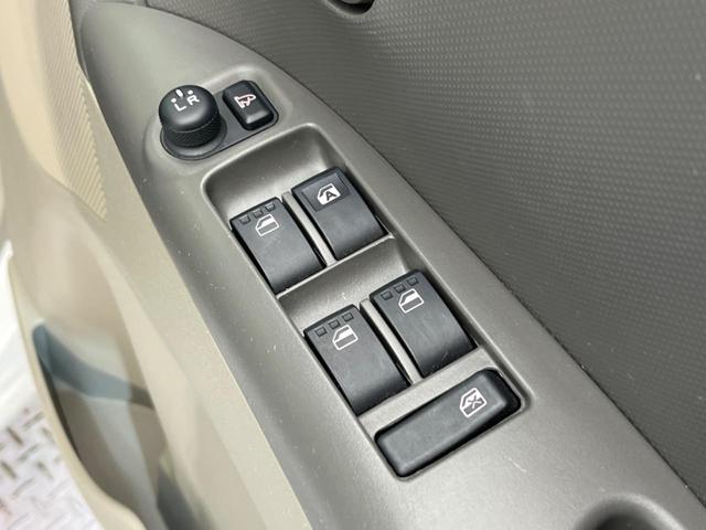 L 4WD ドアミラーヒーター 純正オーディオ CD AUX キーレス 片側スライドドア アイドリングストップ 禁煙車 ドアバイザー 盗難防止システム 衝突安全ボディ ベンチシート(4枚目)