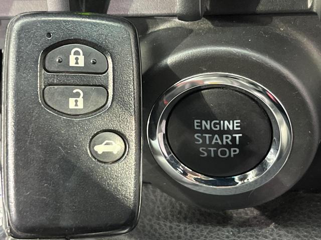 GT 純正ナビ バックカメラ フルセグ ETC Bluetooth スマートキー 禁煙車 HIDヘッド デュアルオートエアコン パドルシフト フォグライト 電動格納ドアミラー DVD 横滑り防止装置(7枚目)