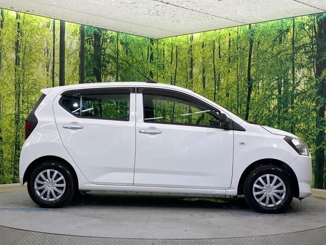 L SAIII SDナビ オートハイビーム レーンアシスト コーナーセンサー ドアバイザー 禁煙車 盗難防止システム アイドリングストップ キーレス プライバシーガラス CD USB AUX(23枚目)