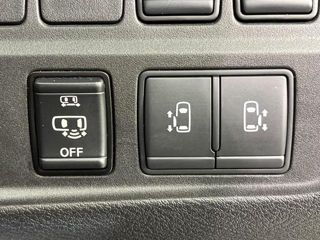 セレナ オーテック　セーフティパッケージ　４ＷＤ　両側電動スライド　１１型ディスプレイ　全周囲カメラ　衝突被害軽減システム　プロパイロット　禁煙車　ドラレコ　前席シートヒーター　スマートキー　ＬＥＤヘッド　ＥＴＣ　デジタルインナーミラー（4枚目）
