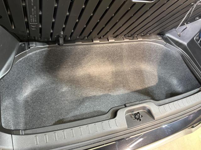 セレナ オーテック　セーフティパッケージ　４ＷＤ　両側電動スライド　１１型ディスプレイ　全周囲カメラ　衝突被害軽減システム　プロパイロット　禁煙車　ドラレコ　前席シートヒーター　スマートキー　ＬＥＤヘッド　ＥＴＣ　デジタルインナーミラー（36枚目）