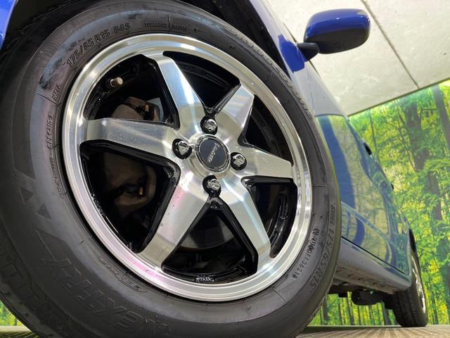 フィット Gスマートセレクション 4WD 楽ナビ バックカメラ 寒冷地仕様 禁煙車 スマートキー HIDヘッド ビルトインETC オートライト CD/DVD再生 シートリフター 電動格納ミラー 15インチAW プライバシーガラス(13枚目)
