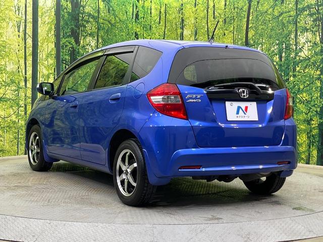 フィット Gスマートセレクション 4WD 楽ナビ バックカメラ 寒冷地仕様 禁煙車 スマートキー HIDヘッド ビルトインETC オートライト CD/DVD再生 シートリフター 電動格納ミラー 15インチAW プライバシーガラス(28枚目)
