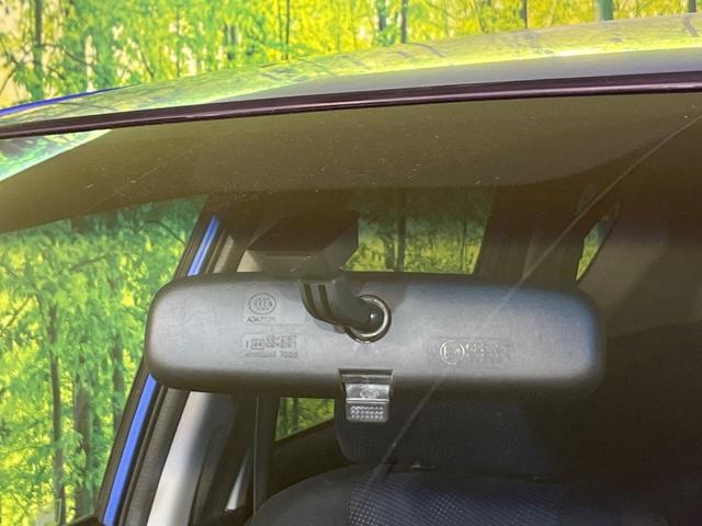 フィット Gスマートセレクション 4WD 楽ナビ バックカメラ 寒冷地仕様 禁煙車 スマートキー HIDヘッド ビルトインETC オートライト CD/DVD再生 シートリフター 電動格納ミラー 15インチAW プライバシーガラス(44枚目)