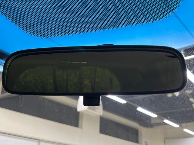 フィット Gスマートセレクション 4WD 楽ナビ バックカメラ 寒冷地仕様 禁煙車 スマートキー HIDヘッド ビルトインETC オートライト CD/DVD再生 シートリフター 電動格納ミラー 15インチAW プライバシーガラス(45枚目)