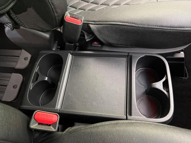 デリカD:5 P 4WD 電動サイドステップレス 両側電動スライド 純正10型ナビ 全周囲カメラ 禁煙車 eアシスト パワーバックドア ステアリングヒーター ブラインドスポットM LEDヘッド LEDフォグ ETC(43枚目)