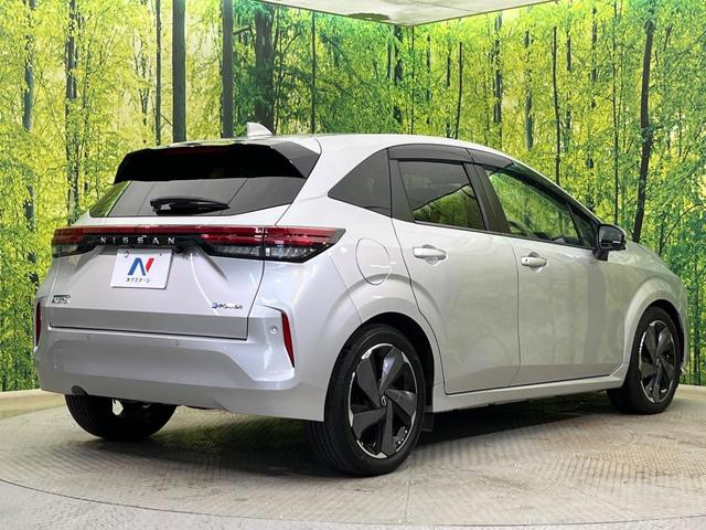 オーラ G レザーエディション 純正9型ナビ BOSEサウンド プロパイロット 全周囲カメラ 禁煙車 ブラインドスポットM LEDヘッド LEDフォグ デジタルインナーミラー 置くだけ充電 ETC2.0 ドラレコ 純正17インチAW(17枚目)