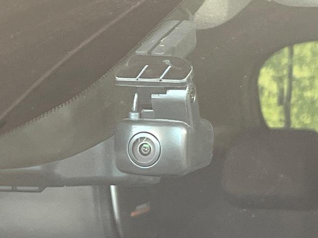 オーラ G レザーエディション 純正9型ナビ BOSEサウンド プロパイロット 全周囲カメラ 禁煙車 ブラインドスポットM LEDヘッド LEDフォグ デジタルインナーミラー 置くだけ充電 ETC2.0 ドラレコ 純正17インチAW(33枚目)