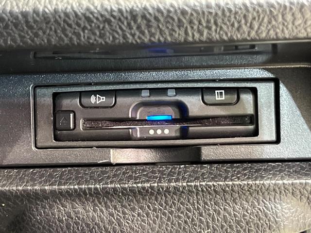 ノア X 楽ナビ 両側電動スライド プッシュスタート 禁煙車 セーフティセンス LEDヘッド クルコン 前後ドラレコ ビルトインETC デュアルオートエアコン 電動格納ドアミラー アイドリングストップ(8枚目)