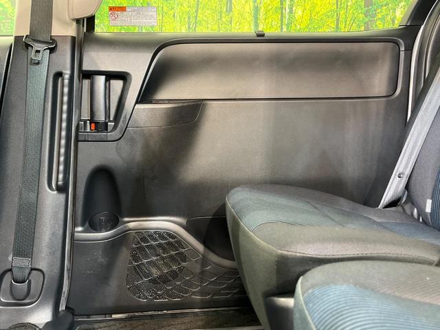 ノア X 楽ナビ 両側電動スライド プッシュスタート 禁煙車 セーフティセンス LEDヘッド クルコン 前後ドラレコ ビルトインETC デュアルオートエアコン 電動格納ドアミラー アイドリングストップ(37枚目)