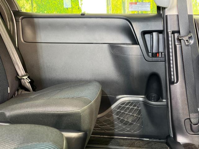 ノア X 楽ナビ 両側電動スライド プッシュスタート 禁煙車 セーフティセンス LEDヘッド クルコン 前後ドラレコ ビルトインETC デュアルオートエアコン 電動格納ドアミラー アイドリングストップ(40枚目)