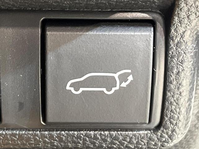 カローラクロス ハイブリッド　Ｚ　４ＷＤ　パノラマルーフ　寒冷地仕様　純正１０．５型ナビ　全周囲カメラ　トヨタチームメイト　ディスプレイオーディオ＋　レーダークルーズ　禁煙車　電動リアゲート　パワーシート　ドラレコ　コーナーセンサー（8枚目）