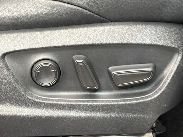 カローラクロス ハイブリッド　Ｚ　４ＷＤ　パノラマルーフ　寒冷地仕様　純正１０．５型ナビ　全周囲カメラ　トヨタチームメイト　ディスプレイオーディオ＋　レーダークルーズ　禁煙車　電動リアゲート　パワーシート　ドラレコ　コーナーセンサー（44枚目）