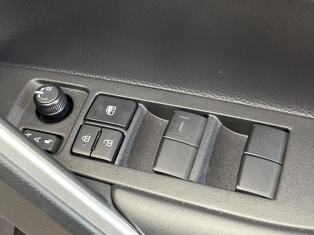 カローラクロス ハイブリッド　Ｚ　４ＷＤ　パノラマルーフ　寒冷地仕様　純正１０．５型ナビ　全周囲カメラ　トヨタチームメイト　ディスプレイオーディオ＋　レーダークルーズ　禁煙車　電動リアゲート　パワーシート　ドラレコ　コーナーセンサー（59枚目）