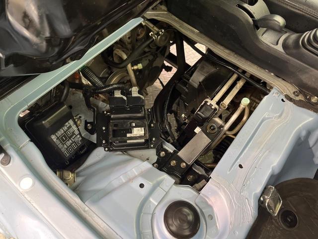 ハイゼットトラック エクストラSAIIIt 4WD MT車 スマートアシスト オーディオ 禁煙車 LEDヘッド LEDフォグ キーレスキー プライバシーガラス 荷台ステップ 12インチホイール バニティミラー 盗難防止システム(15枚目)