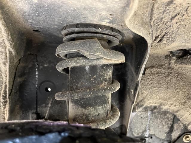 ハイゼットトラック エクストラSAIIIt 4WD MT車 スマートアシスト オーディオ 禁煙車 LEDヘッド LEDフォグ キーレスキー プライバシーガラス 荷台ステップ 12インチホイール バニティミラー 盗難防止システム(17枚目)