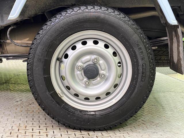 ハイゼットトラック エクストラSAIIIt 4WD MT車 スマートアシスト オーディオ 禁煙車 LEDヘッド LEDフォグ キーレスキー プライバシーガラス 荷台ステップ 12インチホイール バニティミラー 盗難防止システム(19枚目)