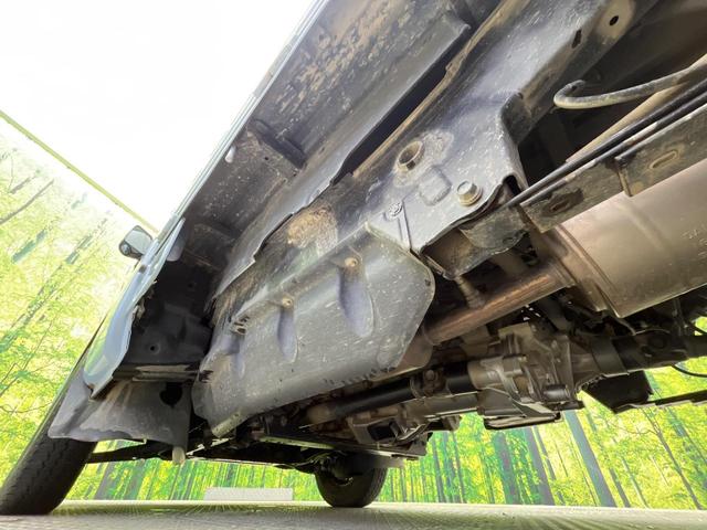 ハイゼットトラック エクストラSAIIIt 4WD MT車 スマートアシスト オーディオ 禁煙車 LEDヘッド LEDフォグ キーレスキー プライバシーガラス 荷台ステップ 12インチホイール バニティミラー 盗難防止システム(28枚目)