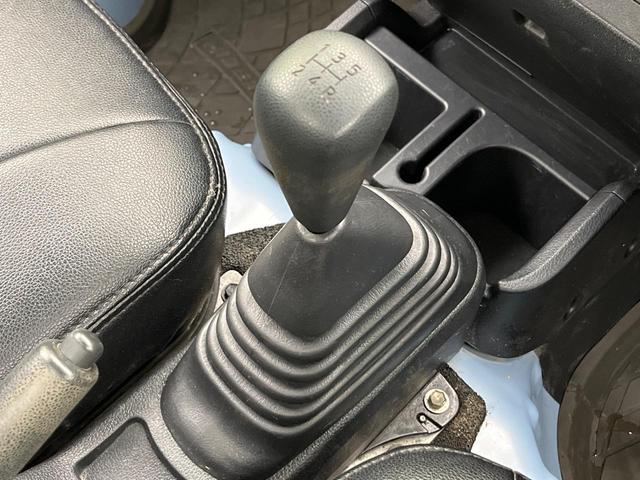 ハイゼットトラック エクストラSAIIIt 4WD MT車 スマートアシスト オーディオ 禁煙車 LEDヘッド LEDフォグ キーレスキー プライバシーガラス 荷台ステップ 12インチホイール バニティミラー 盗難防止システム(50枚目)