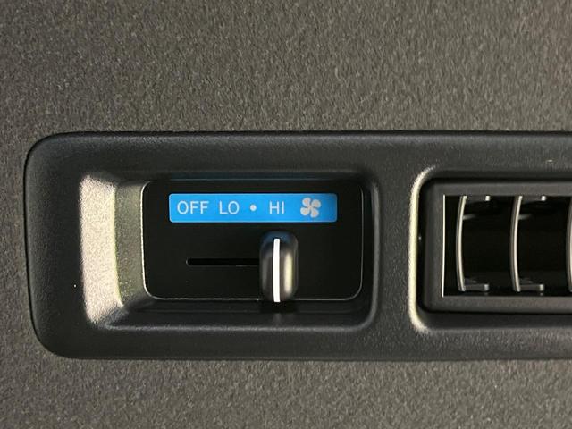 ハイエースバン ロングスーパーGL ダークプライムS 4WD 寒冷地仕様 両側電動ドア 全周囲カメラ 衝突被害軽減システム デジタルインナーミラー 禁煙車 ハーフレザーシート コーナーセンサー スマートキー LEDヘッド ETC2.0 オートハイビーム(41枚目)