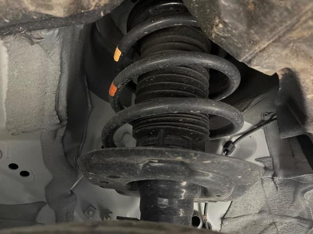 シエンタ ハイブリッドZ 両側電動ドア 純正10.5型ナビ 全周囲カメラ 衝突被害軽減システム レーダークルーズ 禁煙車 ドラレコ コーナーセンサー LEDヘッド ETC オートハイビーム 7人乗 消臭撥水撥油シート(25枚目)