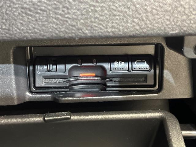 セレナ ハイウェイスター プロパイロットエディション 4WD ハンズフリー両側電動ドア 純正9型ナビ バックカメラ 衝突被害軽減システム プロパイロット 快適パック 禁煙車 コーナーセンサー スマートキー LEDヘッド ビルトインETC 車線逸脱警報(7枚目)