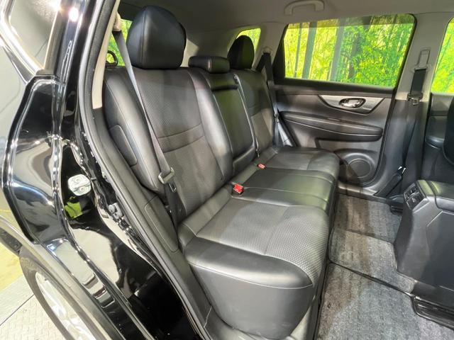 後部座席も気になるようなキズ・汚れやへたり等、大きなダメージはなく、良好な状態です。