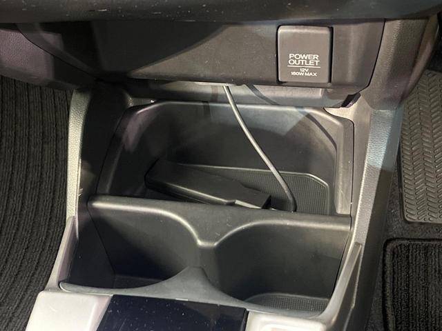 フィットハイブリッド Ｌパッケージ　純正ナビ　バックカメラ　寒冷地仕様　衝突被害軽減システム　禁煙車　ハーフレザーシート　スマートキー　ＬＥＤヘッド　ＥＴＣ　クルコン　オートライト　オートエアコン　Ｂｌｕｅｔｏｏｔｈ　電動格納ミラー（59枚目）