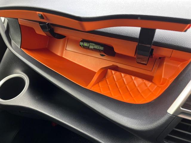 シエンタ ハイブリッドＧ　クエロ　両側電動ドア　純正ナビ　全周囲カメラ　衝突被害軽減システム　禁煙車　ハーフレザーシート　ドラレコ　ＨＤＭＩ接続　ＬＥＤヘッド　ビルトインＥＴＣ　クルコン　純正ＯＰ１６インチＡＷ　Ｂｌｕｅｔｏｏｔｈ（63枚目）