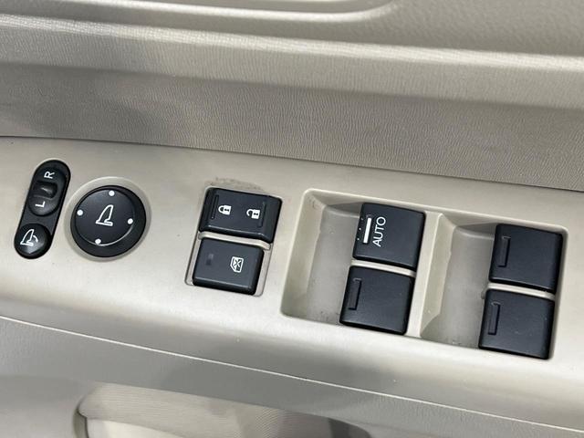 Ｎ－ＢＯＸ Ｇ・ターボＬパッケージ　４ＷＤ　ターボ　両側電動ドア　禁煙車　スマートキー　ＥＴＣ　クルコン　オートエアコン　ＣＤ　ワンセグ　ＨＩＤヘッド　パドルシフト　トラクションコントロール　ドアバイザー　革巻きステアリング（62枚目）