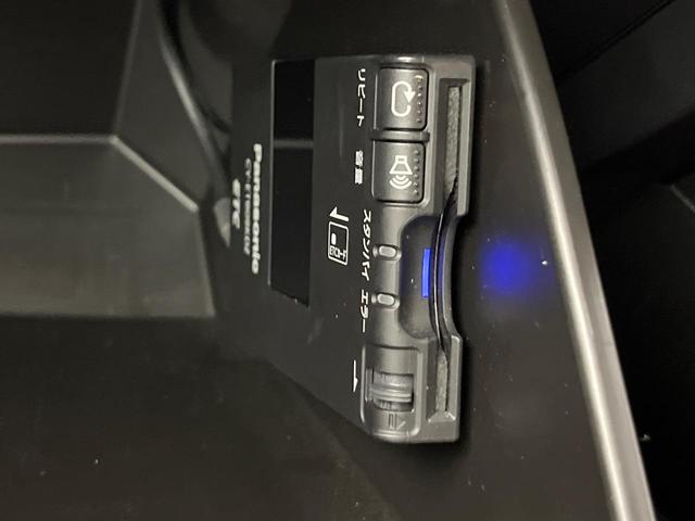 デミオ １３Ｃ　純正ナビ　衝突被害軽減システム　ブラインドスポットモニター　禁煙車　コーナーセンサー　スマートキー　ＥＴＣ　車線逸脱警報　オートライト　Ｂｌｕｅｔｏｏｔｈ　シートリフター　電動格納ドアミラー（7枚目）