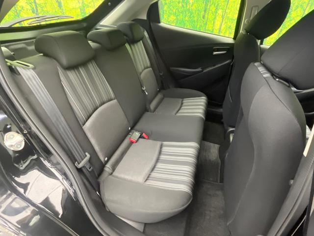 デミオ １３Ｃ　純正ナビ　衝突被害軽減システム　ブラインドスポットモニター　禁煙車　コーナーセンサー　スマートキー　ＥＴＣ　車線逸脱警報　オートライト　Ｂｌｕｅｔｏｏｔｈ　シートリフター　電動格納ドアミラー（9枚目）