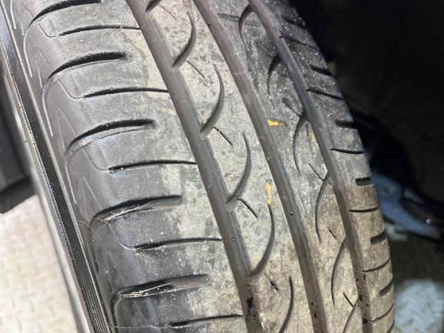 デミオ １３Ｃ　純正ナビ　衝突被害軽減システム　ブラインドスポットモニター　禁煙車　コーナーセンサー　スマートキー　ＥＴＣ　車線逸脱警報　オートライト　Ｂｌｕｅｔｏｏｔｈ　シートリフター　電動格納ドアミラー（26枚目）