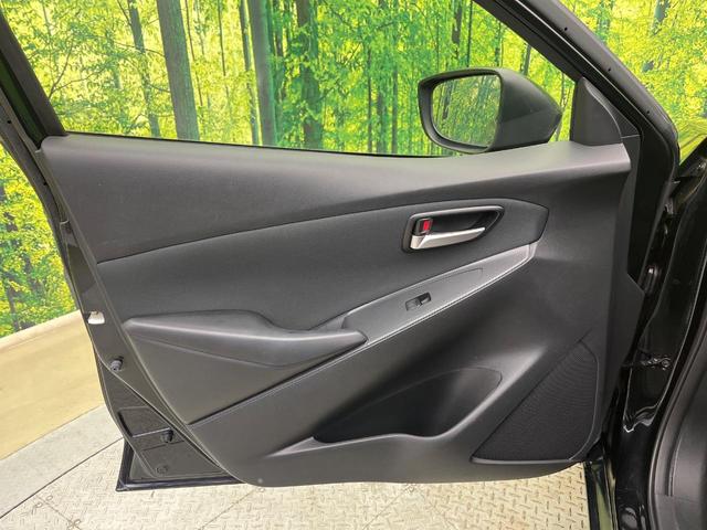 デミオ １３Ｃ　純正ナビ　衝突被害軽減システム　ブラインドスポットモニター　禁煙車　コーナーセンサー　スマートキー　ＥＴＣ　車線逸脱警報　オートライト　Ｂｌｕｅｔｏｏｔｈ　シートリフター　電動格納ドアミラー（39枚目）