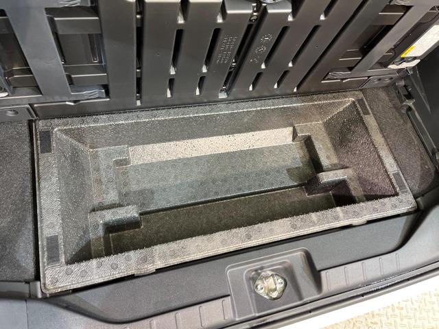 タント Ｘ　４ＷＤ　電動スライドドア　純正９型ディスプレイオーディオ　バックカメラ　衝突被害軽減システム　シートヒーター　禁煙車　コーナーセンサー　車線逸脱警報　オートライト　オートエアコン　フルセグ（33枚目）