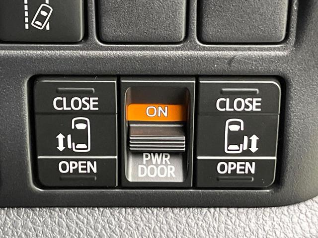 ヴォクシー Ｖ　４ＷＤ　両側電動ドア　フリップダウンモニター　純正９型ナビ　バックカメラ　衝突被害軽減システム　シートヒーター　禁煙車　前後ドラレコ　ＥＴＣ２．０　クルコン　純正１５インチＡＷ　フルセグ（3枚目）