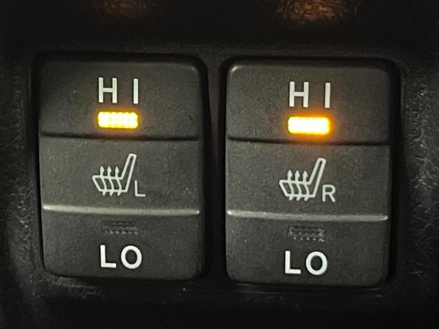 ヴォクシー Ｖ　４ＷＤ　両側電動ドア　フリップダウンモニター　純正９型ナビ　バックカメラ　衝突被害軽減システム　シートヒーター　禁煙車　前後ドラレコ　ＥＴＣ２．０　クルコン　純正１５インチＡＷ　フルセグ（8枚目）