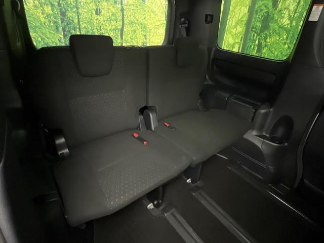 ヴォクシー Ｖ　４ＷＤ　両側電動ドア　フリップダウンモニター　純正９型ナビ　バックカメラ　衝突被害軽減システム　シートヒーター　禁煙車　前後ドラレコ　ＥＴＣ２．０　クルコン　純正１５インチＡＷ　フルセグ（11枚目）