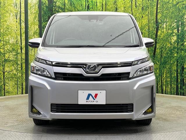 ヴォクシー Ｖ　４ＷＤ　両側電動ドア　フリップダウンモニター　純正９型ナビ　バックカメラ　衝突被害軽減システム　シートヒーター　禁煙車　前後ドラレコ　ＥＴＣ２．０　クルコン　純正１５インチＡＷ　フルセグ（15枚目）