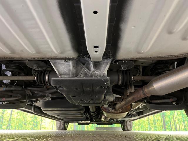 ヴォクシー Ｖ　４ＷＤ　両側電動ドア　フリップダウンモニター　純正９型ナビ　バックカメラ　衝突被害軽減システム　シートヒーター　禁煙車　前後ドラレコ　ＥＴＣ２．０　クルコン　純正１５インチＡＷ　フルセグ（19枚目）