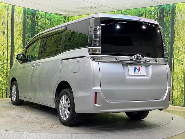 ヴォクシー Ｖ　４ＷＤ　両側電動ドア　フリップダウンモニター　純正９型ナビ　バックカメラ　衝突被害軽減システム　シートヒーター　禁煙車　前後ドラレコ　ＥＴＣ２．０　クルコン　純正１５インチＡＷ　フルセグ（25枚目）