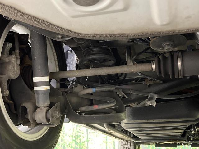 ヴォクシー Ｖ　４ＷＤ　両側電動ドア　フリップダウンモニター　純正９型ナビ　バックカメラ　衝突被害軽減システム　シートヒーター　禁煙車　前後ドラレコ　ＥＴＣ２．０　クルコン　純正１５インチＡＷ　フルセグ（31枚目）