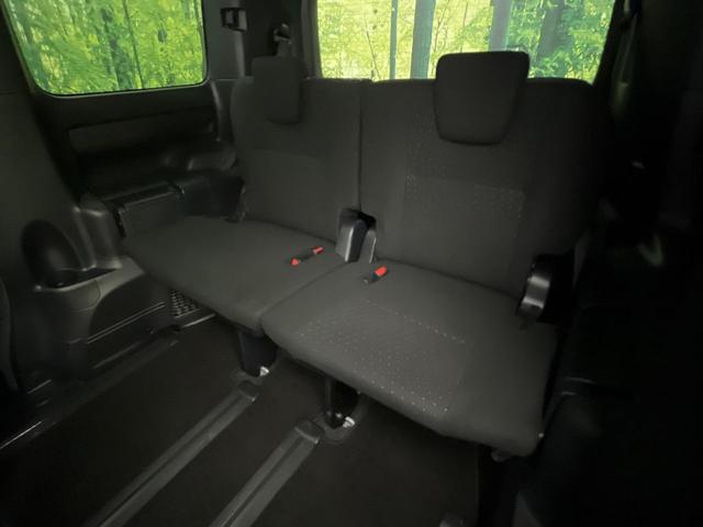 ヴォクシー Ｖ　４ＷＤ　両側電動ドア　フリップダウンモニター　純正９型ナビ　バックカメラ　衝突被害軽減システム　シートヒーター　禁煙車　前後ドラレコ　ＥＴＣ２．０　クルコン　純正１５インチＡＷ　フルセグ（39枚目）