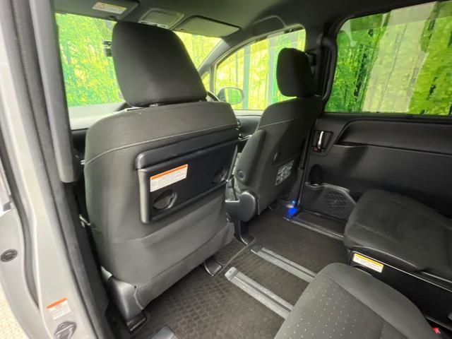 ヴォクシー Ｖ　４ＷＤ　両側電動ドア　フリップダウンモニター　純正９型ナビ　バックカメラ　衝突被害軽減システム　シートヒーター　禁煙車　前後ドラレコ　ＥＴＣ２．０　クルコン　純正１５インチＡＷ　フルセグ（41枚目）