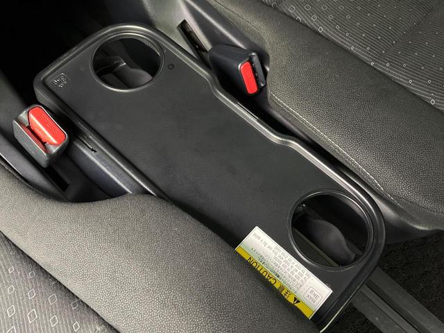 ヴォクシー Ｖ　４ＷＤ　両側電動ドア　フリップダウンモニター　純正９型ナビ　バックカメラ　衝突被害軽減システム　シートヒーター　禁煙車　前後ドラレコ　ＥＴＣ２．０　クルコン　純正１５インチＡＷ　フルセグ（45枚目）