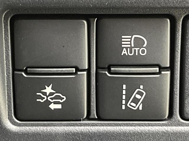 ヴォクシー Ｖ　４ＷＤ　両側電動ドア　フリップダウンモニター　純正９型ナビ　バックカメラ　衝突被害軽減システム　シートヒーター　禁煙車　前後ドラレコ　ＥＴＣ２．０　クルコン　純正１５インチＡＷ　フルセグ（54枚目）