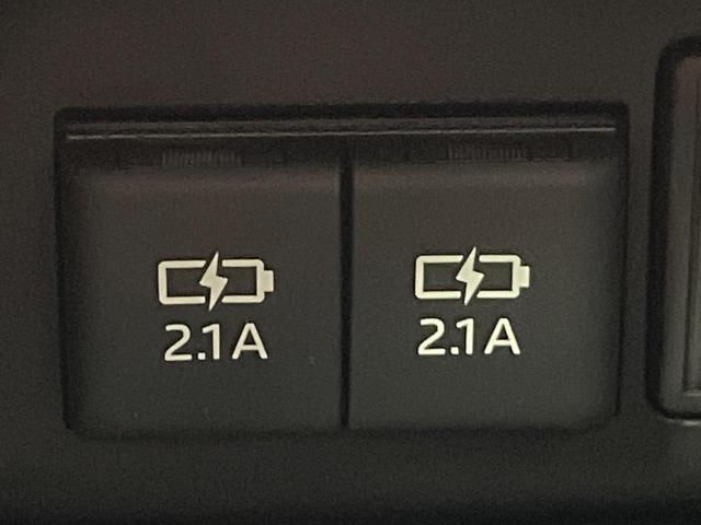 ヴォクシー Ｖ　４ＷＤ　両側電動ドア　フリップダウンモニター　純正９型ナビ　バックカメラ　衝突被害軽減システム　シートヒーター　禁煙車　前後ドラレコ　ＥＴＣ２．０　クルコン　純正１５インチＡＷ　フルセグ（68枚目）