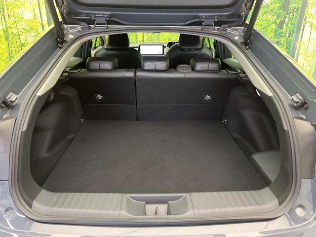 プリウス Ｚ　ＰＨＶ　純正１２．３型ナビ　全周囲カメラ　レーダークルーズ　ブラインドスポットモニター　リモートパーク　禁煙車　電動リアゲート　シートエアコン　パワーシート　ＥＴＣ２．０　前後ドラレコ　フルセグ（11枚目）