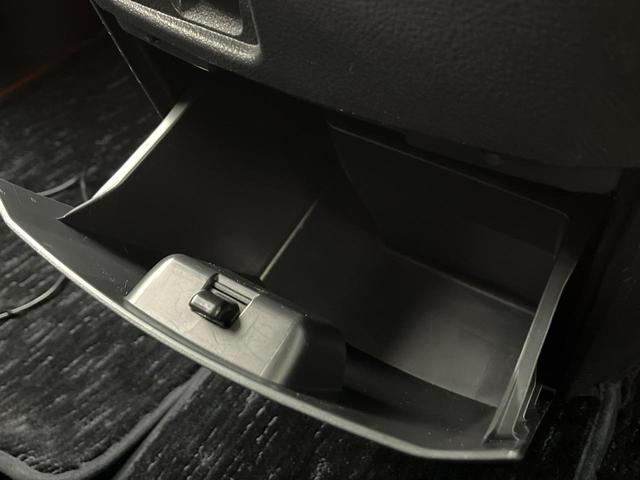 ヴェルファイア 2.4Z プラチナムセレクション 両側電動ドア HDDナビ バックカメラ 禁煙車 電動リアゲート コーナーセンサー スマートキー HIDヘッド ビルトインETC クルコン ダブルオートエアコン 7人 純正18インチAW(62枚目)